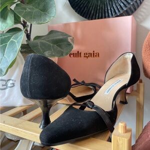 Manolo Blahnik Black Suede Kitten Heel Pumps